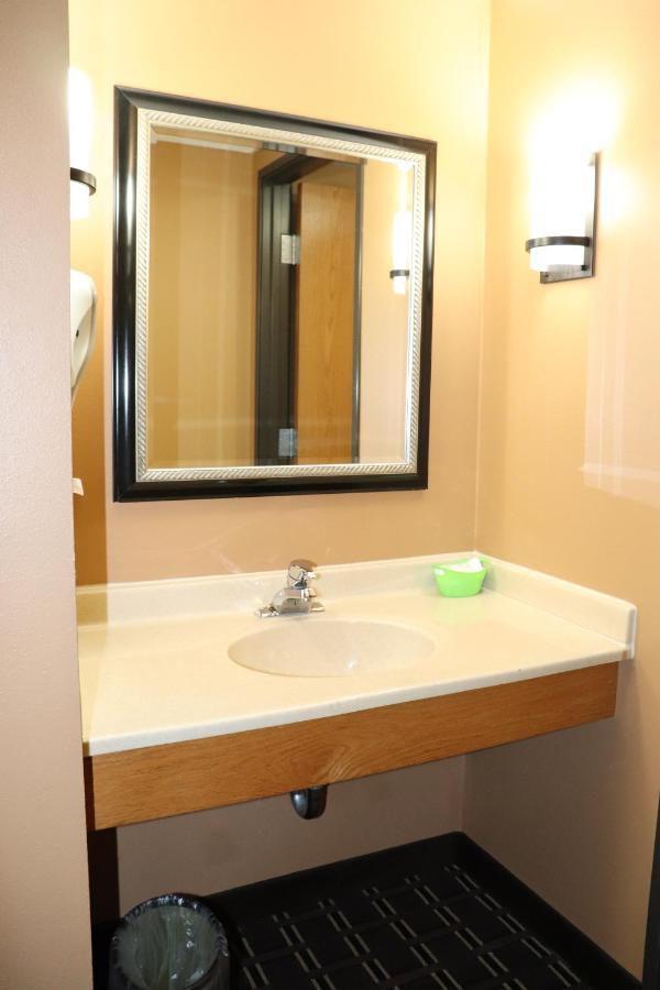 Prairie Inn Holmen La Crosse Area ภายนอก รูปภาพ