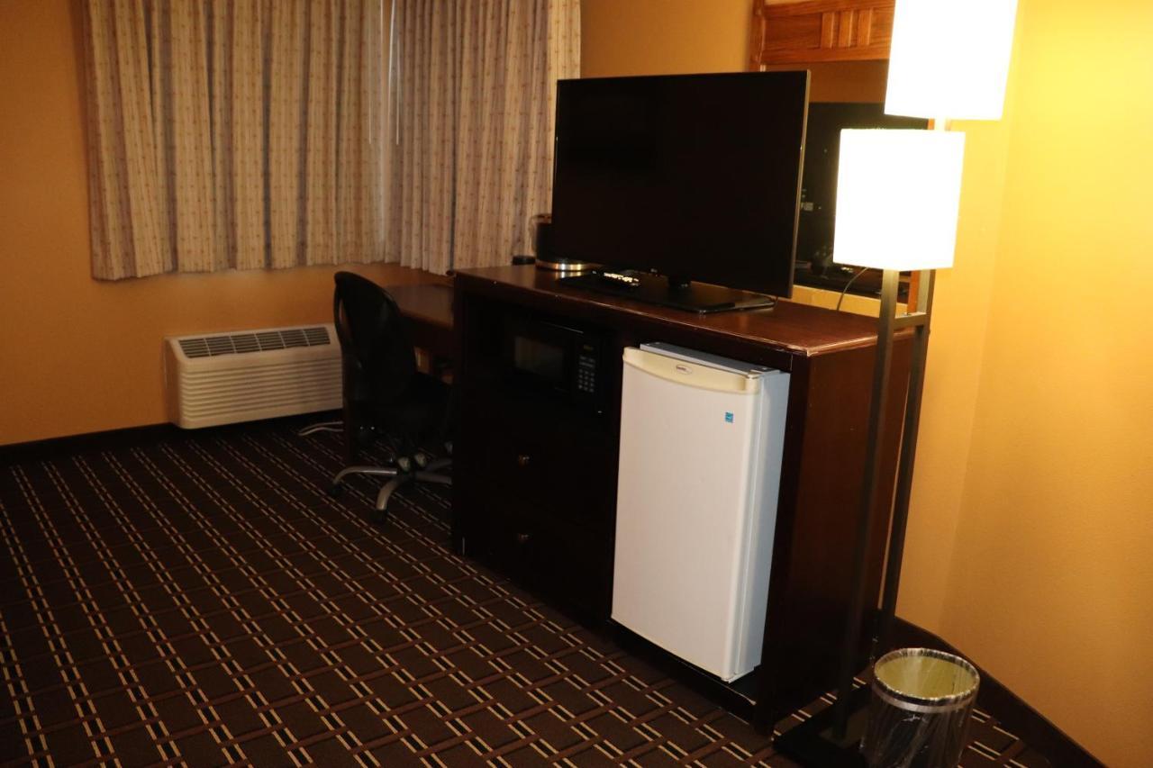Prairie Inn Holmen La Crosse Area ภายนอก รูปภาพ